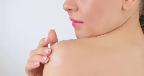 Tips on Hoe to Keep Your Skin Hydrated and Yonger Looking