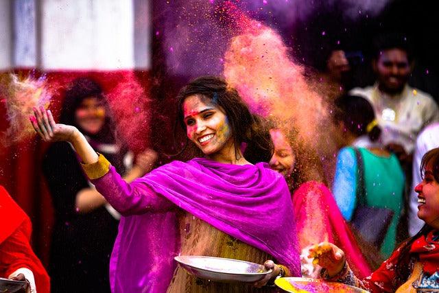 Pre-Holi Tips to Protect your Hairs from Artificial Colors - GLEIN PHARMA